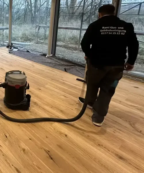 Boden-staubsaugen